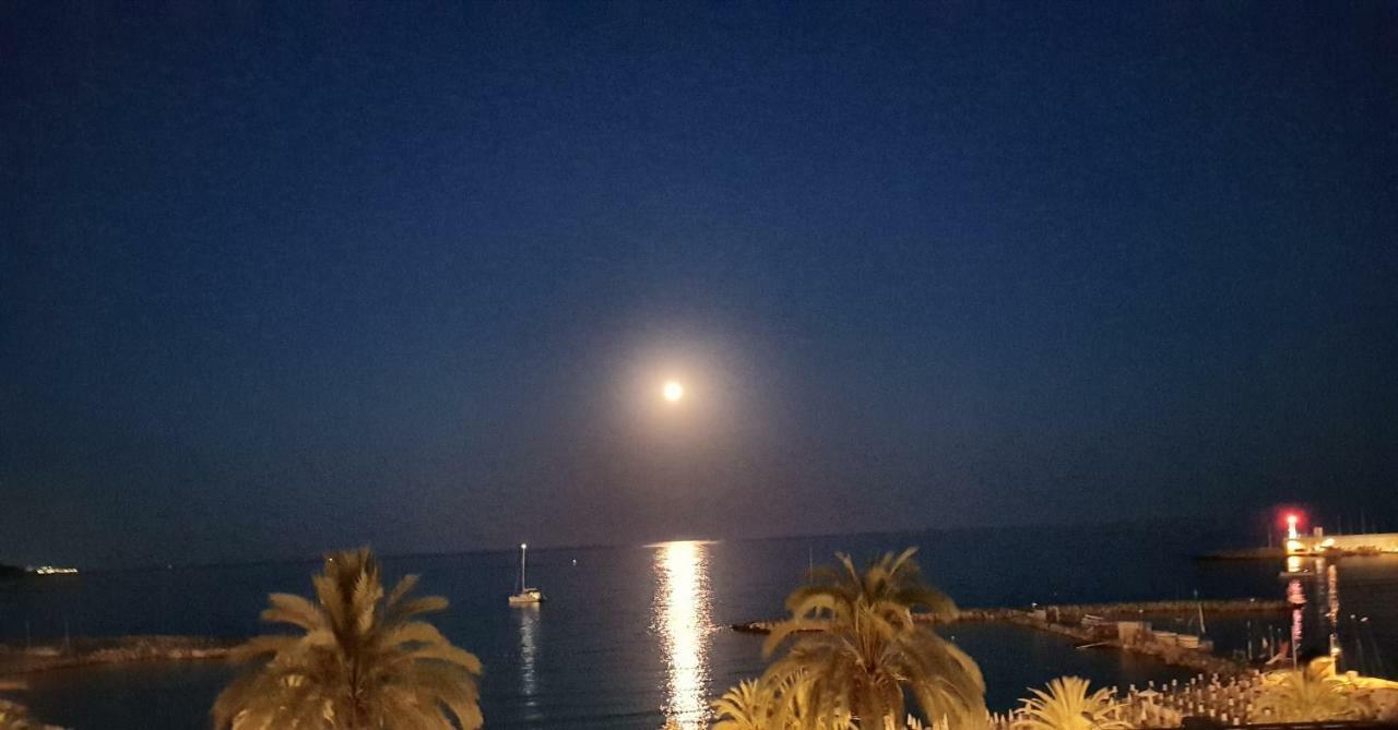 Etoile De Mer Menton Exteriér fotografie